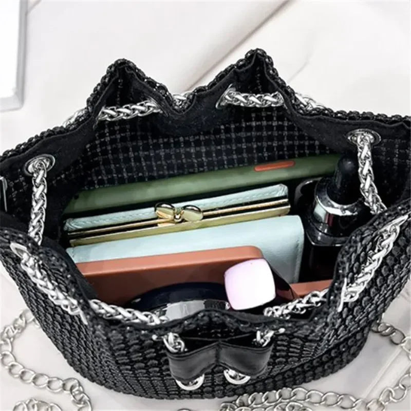 Womens Rhinestone Dinner Bag Sparkling Drawstring Chain Bucket Shoulder Crossbody Bags for Women Daily Christmas Party Banquet